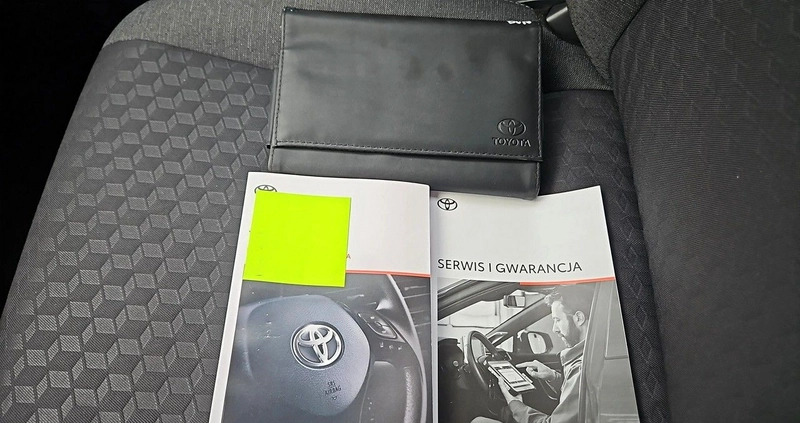 Toyota Yaris cena 77900 przebieg: 64739, rok produkcji 2022 z Wieliczka małe 352